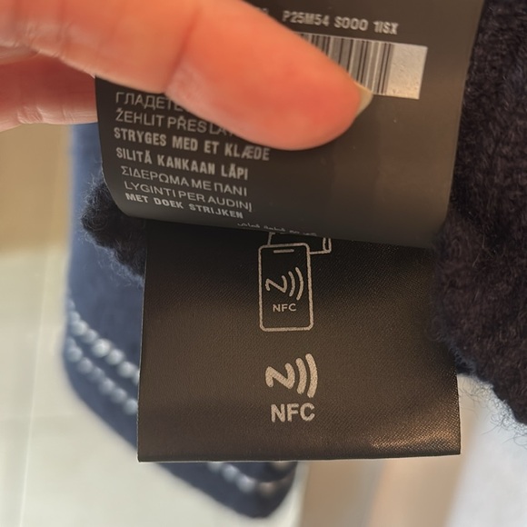 NWT Prada 100% Cashmere Long Sleeve Gold Button Sweater - Picture 11 of 13